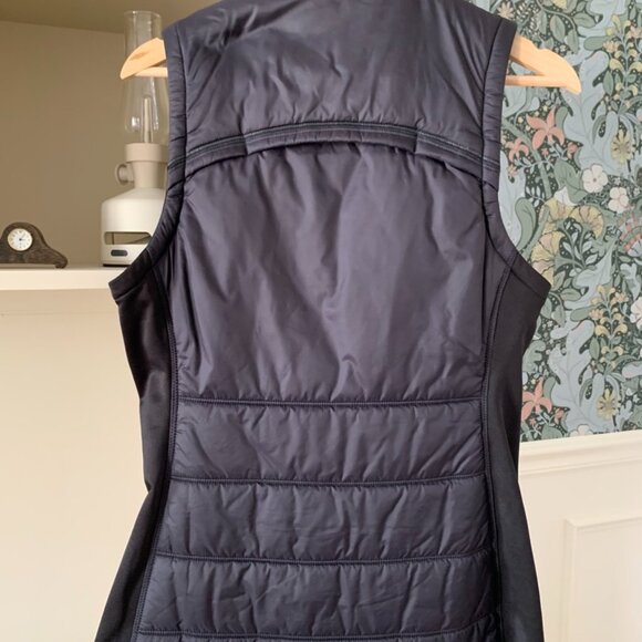 Athleta Featherweight Vest Black S - Picture 4 of 6